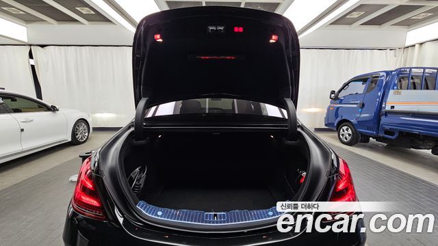 Mercedes-Benz S-Class 2020 — photo 26