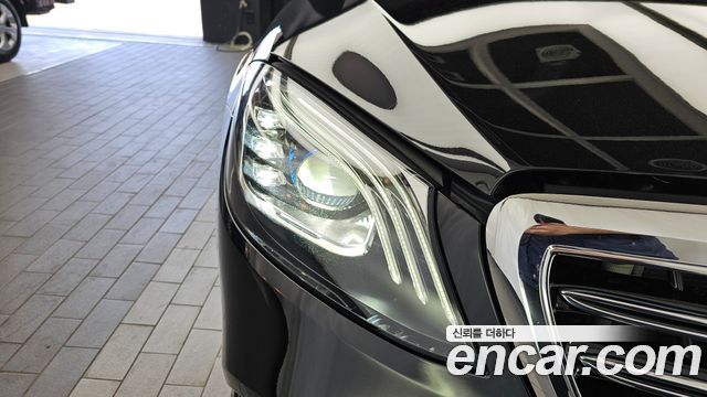 Mercedes-Benz S-Class 2020 — photo 8