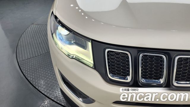 Jeep Compass 2019 — photo 8