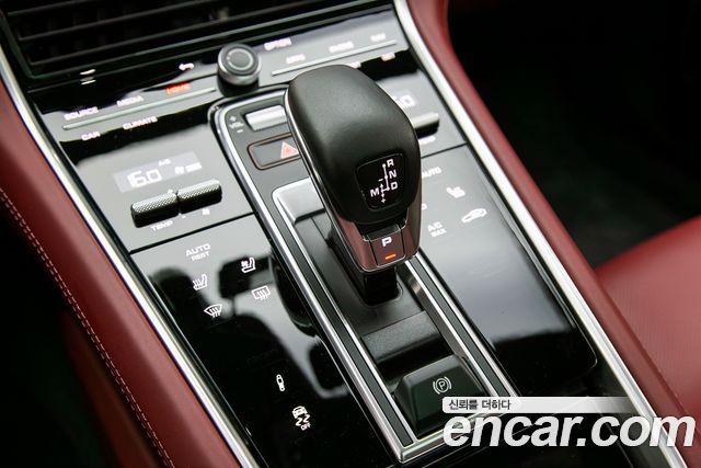 Porsche Panamera 2023 — photo 16