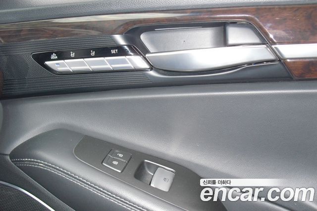 Genesis EQ900 2016 — photo 16