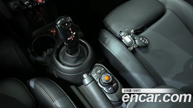 Mini Cooper 2022 — photo 9