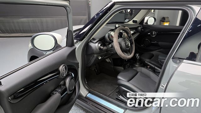 Mini Cooper 2022 — photo 10