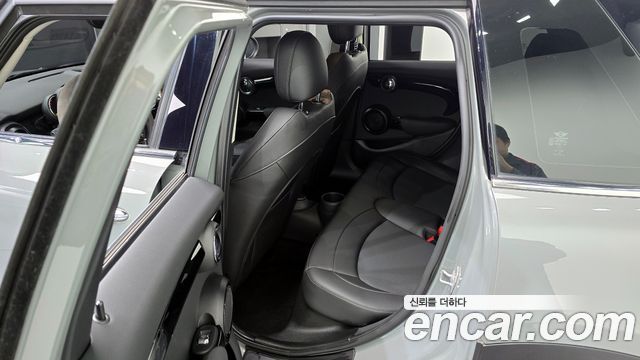 Mini Cooper 2022 — photo 11