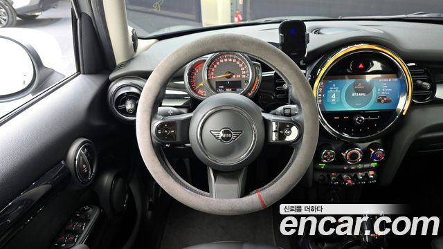 Mini Cooper 2022 — photo 13