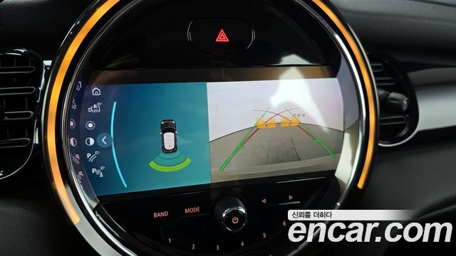 Mini Cooper 2022 — photo 17
