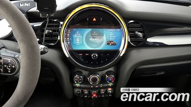 Mini Cooper 2022 — photo 20