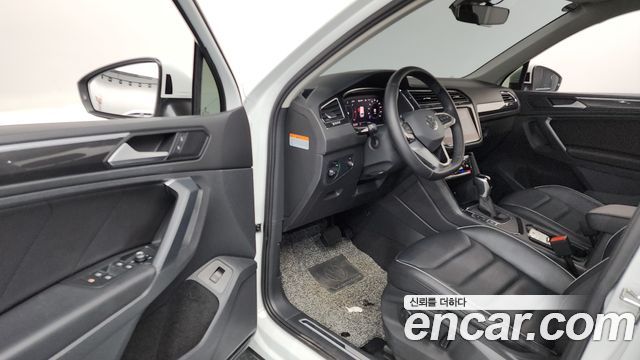 Volkswagen Tiguan 2023 — photo 10