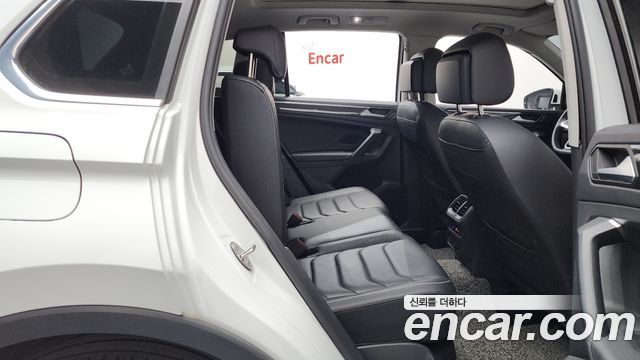 Volkswagen Tiguan 2023 — photo 11