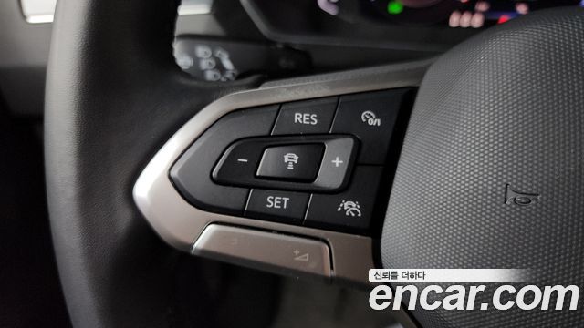 Volkswagen Tiguan 2023 — photo 16