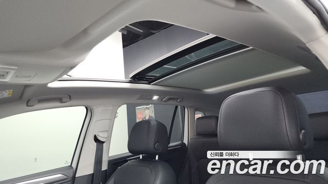 Volkswagen Tiguan 2023 — photo 17