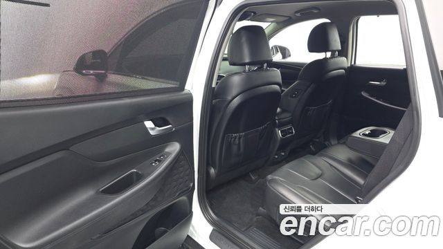 Hyundai Santafe 2023 — photo 11