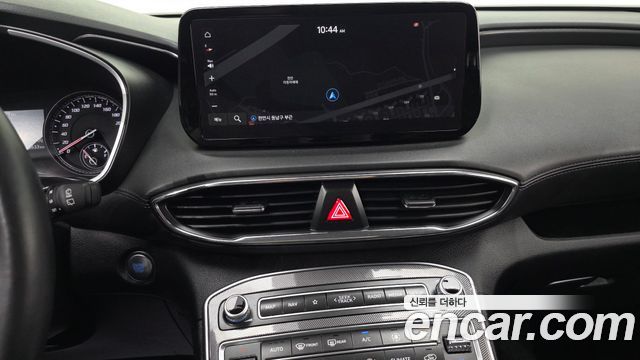 Hyundai Santafe 2023 — photo 16