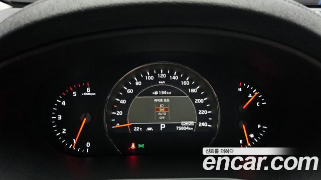 Kia Sorento 2019 — photo 11