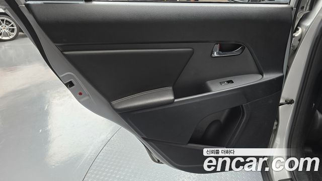 Kia Sportage 2012 — photo 15