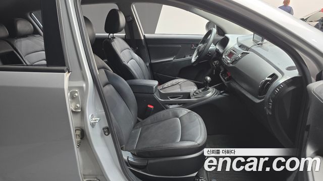 Kia Sportage 2012 — photo 16