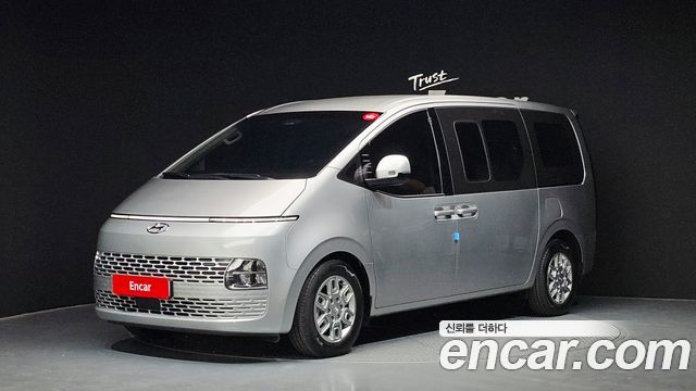 Hyundai Staria 2022 — photo 1