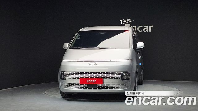Hyundai Staria 2022 — photo 3
