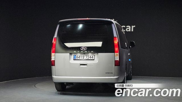 Hyundai Staria 2022 — photo 4