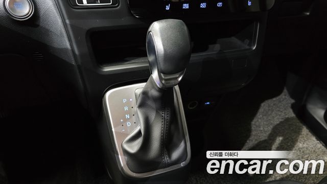 Hyundai Staria 2022 — photo 12