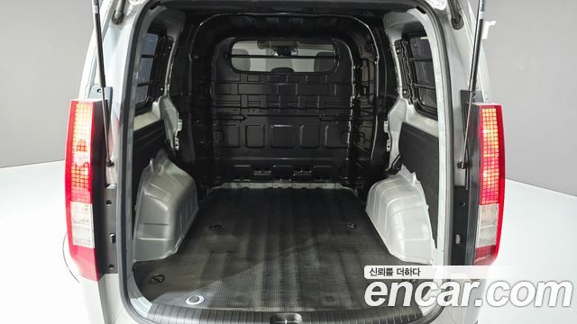 Hyundai Staria 2022 — photo 26