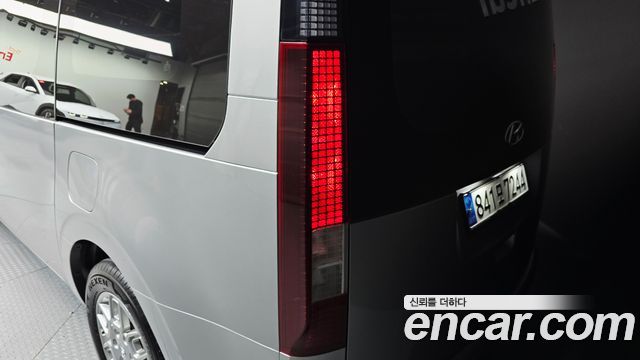 Hyundai Staria 2022 — photo 9