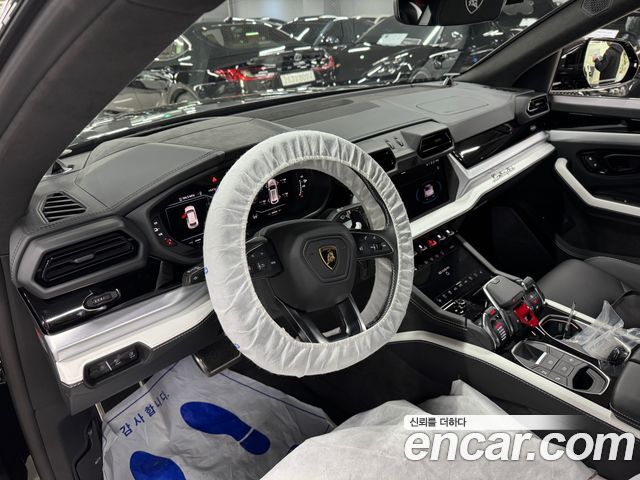 Lamborghini Urus 2025 — photo 4