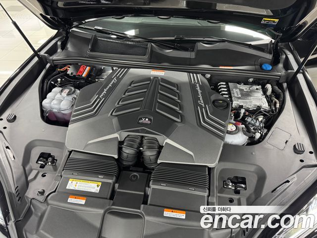 Lamborghini Urus 2025 — photo 5