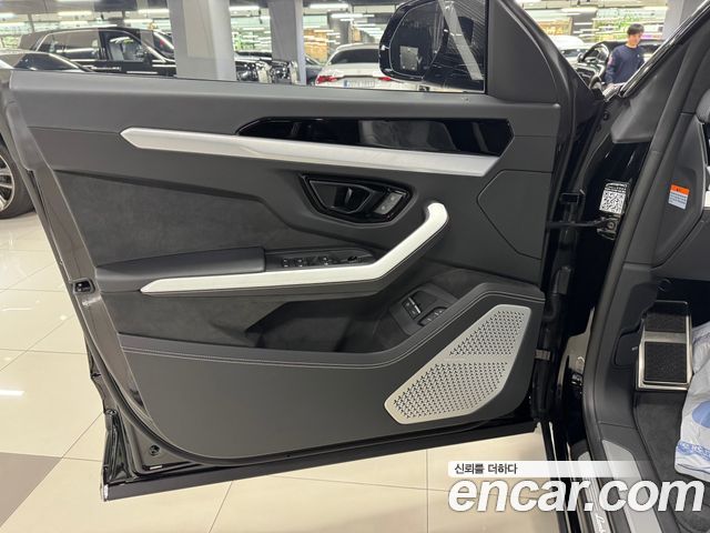 Lamborghini Urus 2025 — photo 7