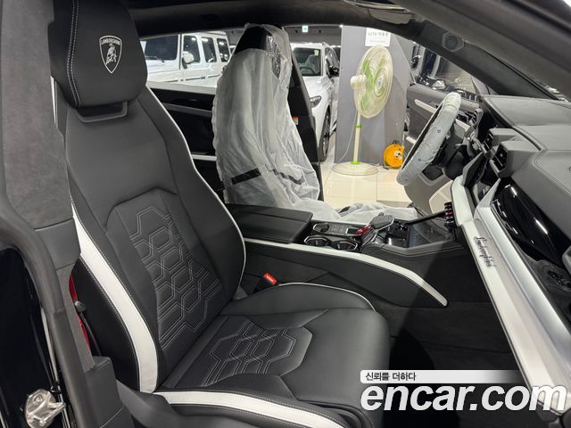 Lamborghini Urus 2025 — photo 8