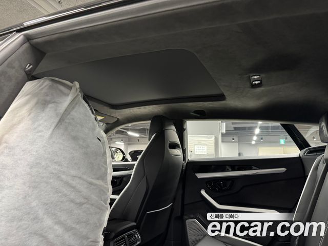 Lamborghini Urus 2025 — photo 13