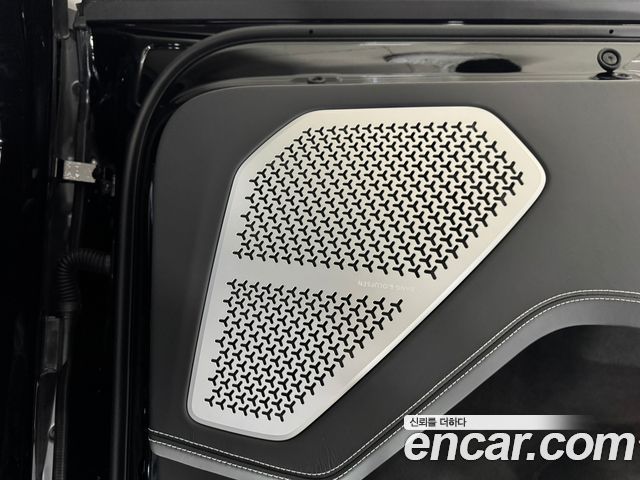 Lamborghini Urus 2025 — photo 16