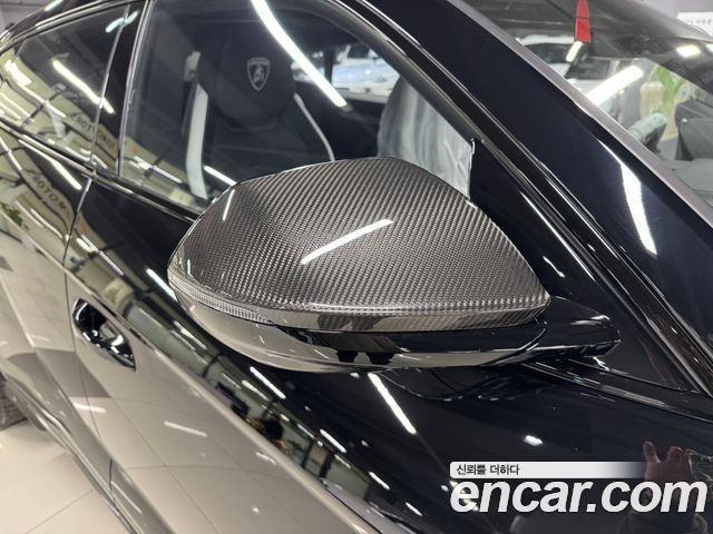 Lamborghini Urus 2025 — photo 17