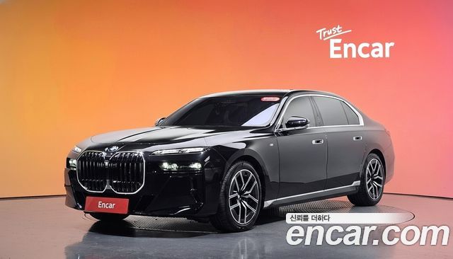 BMW 7-Series 2025 — photo 1