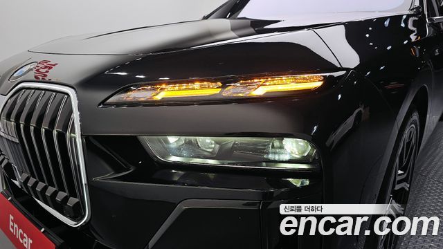 BMW 7-Series 2025 — photo 8