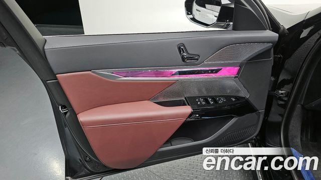 BMW 7-Series 2025 — photo 14
