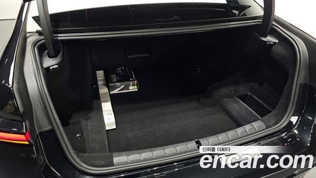 BMW 7-Series 2025 — photo 31