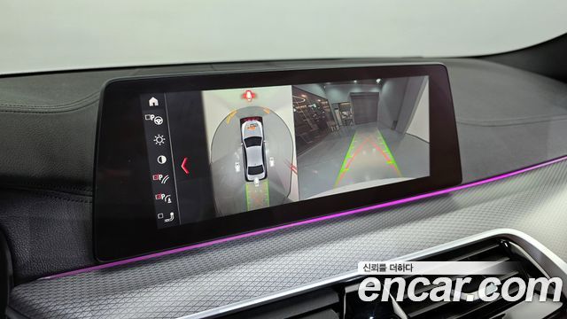 BMW 5-Series 2019 — photo 21