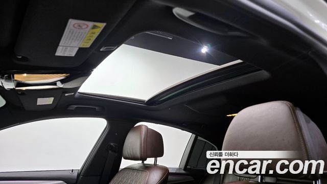 BMW 5-Series 2019 — photo 25