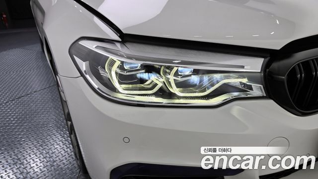 BMW 5-Series 2019 — photo 8