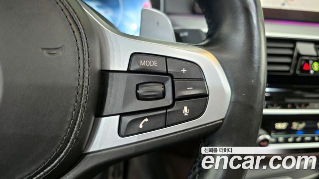 BMW 5-Series 2019 — photo 29