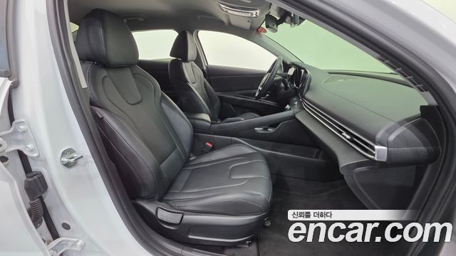 Hyundai AVANTE 2021 — photo 13