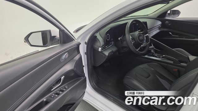 Hyundai AVANTE 2021 — photo 17
