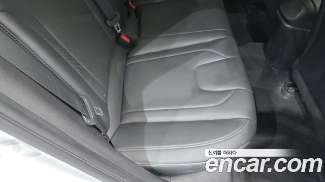 Hyundai AVANTE 2021 — photo 16