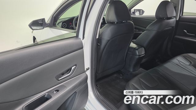 Hyundai AVANTE 2021 — photo 28
