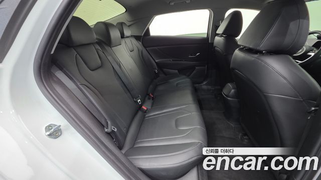 Hyundai AVANTE 2021 — photo 29