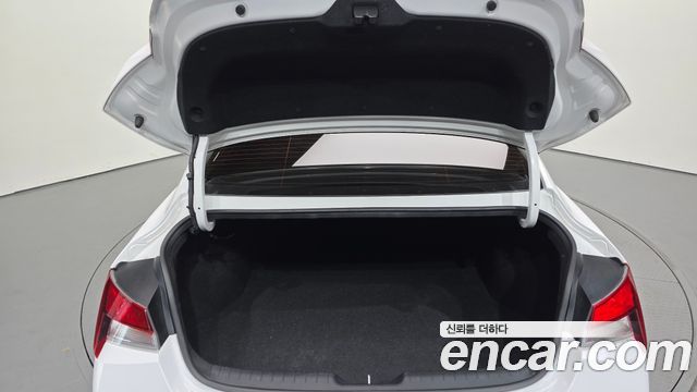 Hyundai AVANTE 2021 — photo 30
