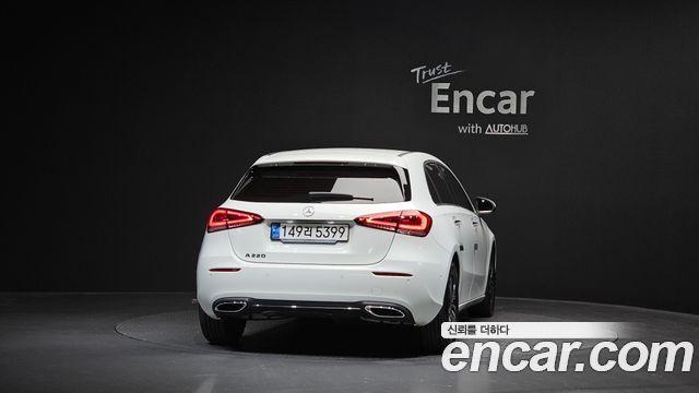 Mercedes-Benz A-Class 2023 — photo 4