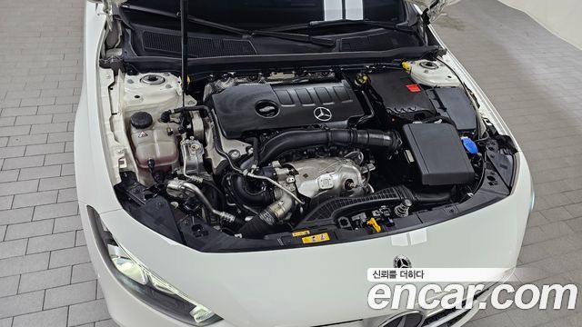Mercedes-Benz A-Class 2023 — photo 6
