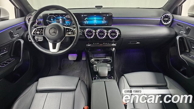 Mercedes-Benz A-Class 2023 — photo 10